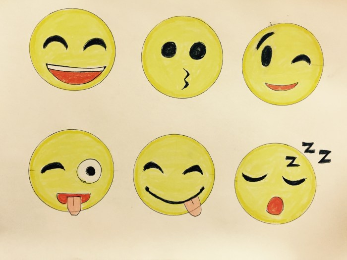 Emoji drawings emojis cute doodle drawing faces kawaii choose board sketch visit adorable