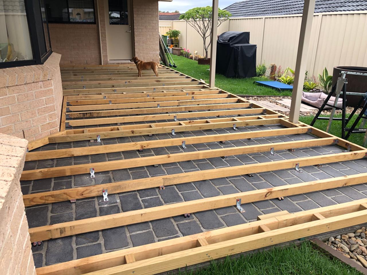 Decking composite