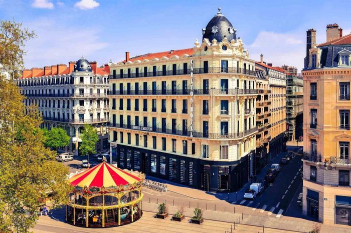 Hotel lyon avec jacuzzi dans la chambre