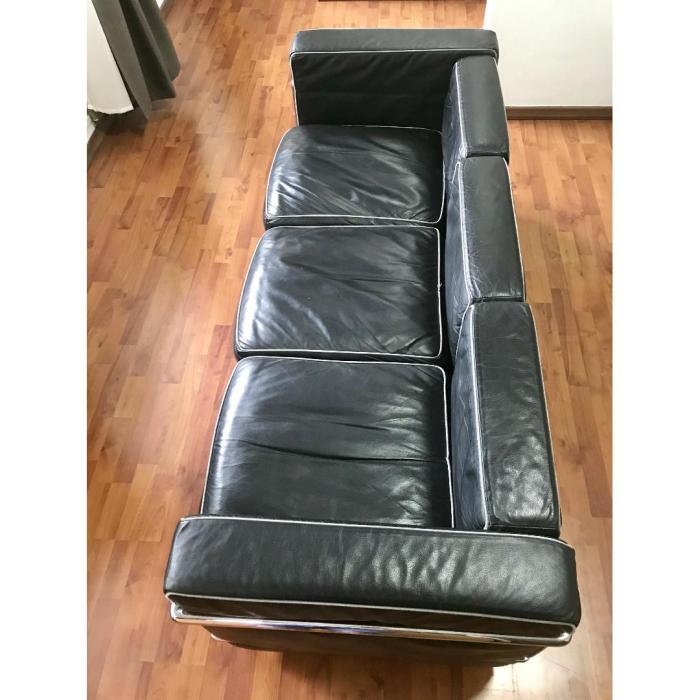 Lc2 corbusier sofas