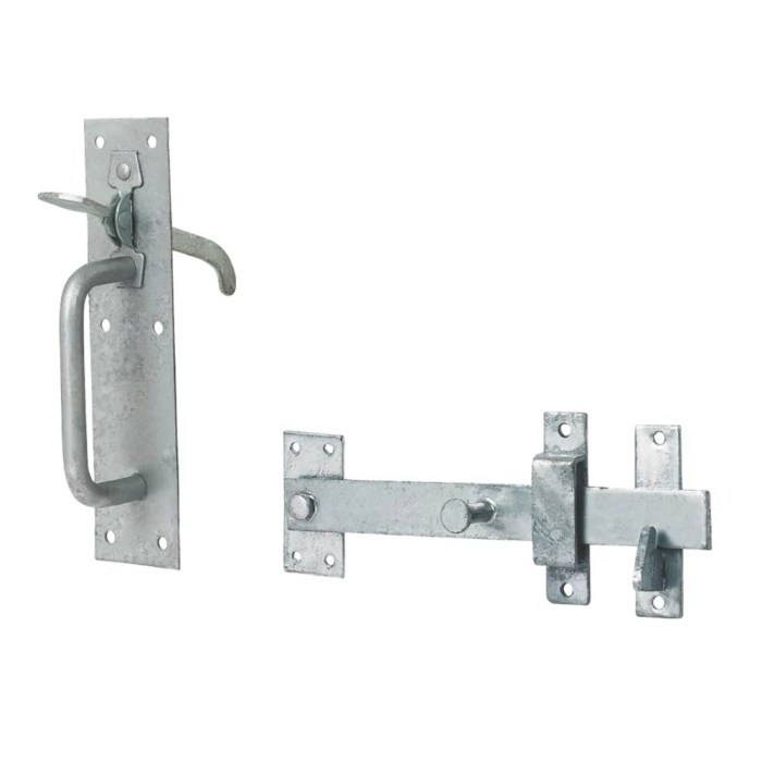 Latch gates yard