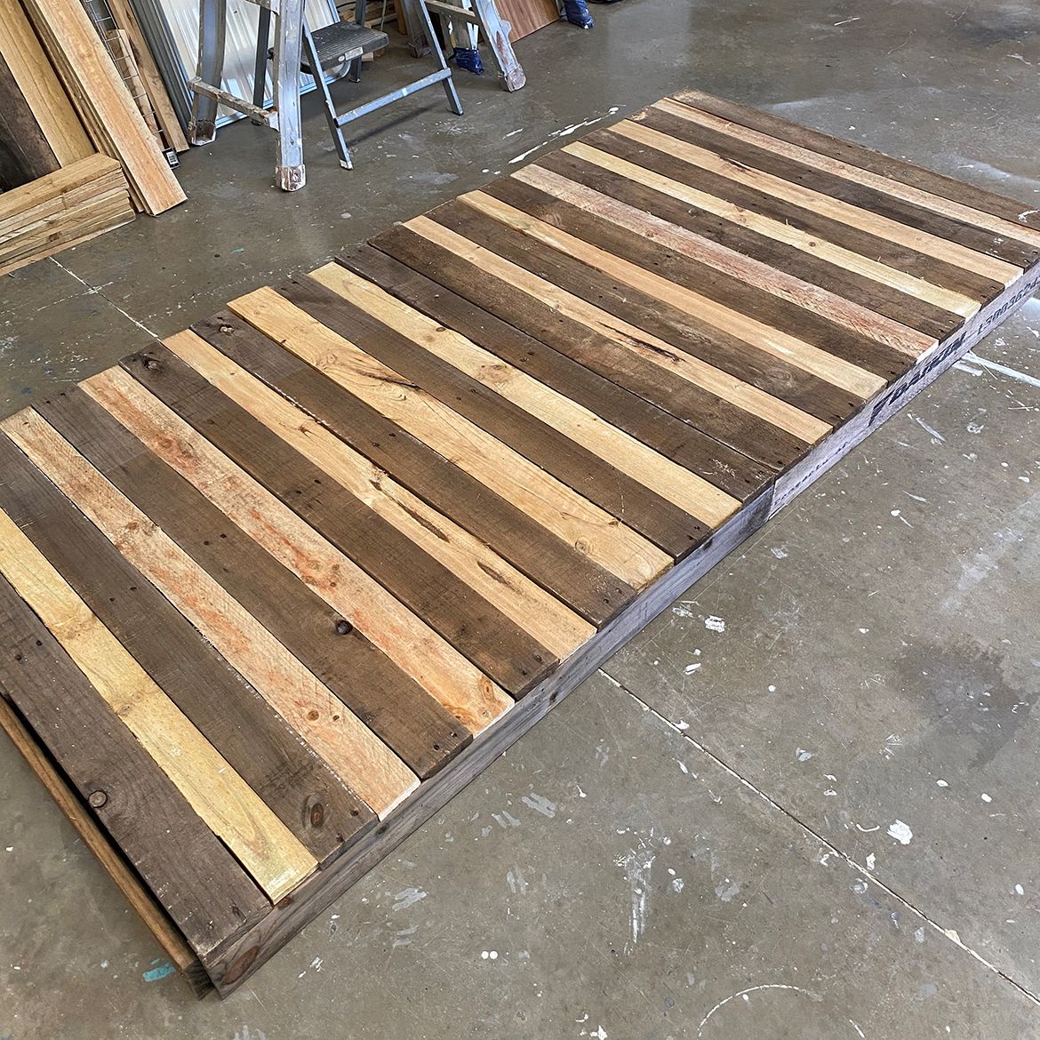 Fabriquer une table en bois de palette