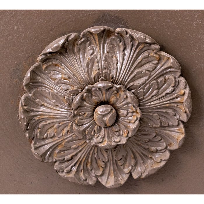 Rosette iron cast