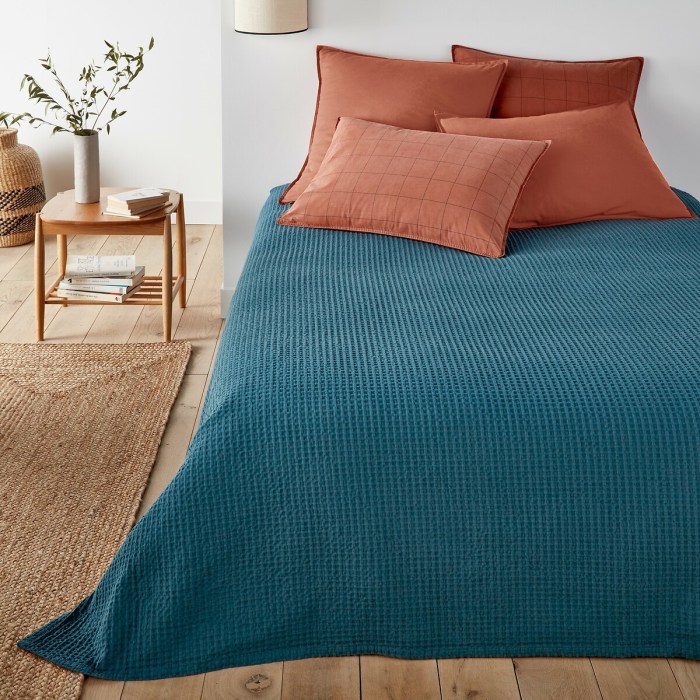 Redoute la laredoute bedspread bedspreads linen quilts furnishings bed khin quilted satin interieurs cotton