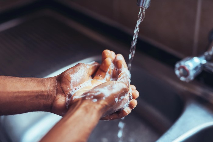 Washing hands hand ways wrong istock re