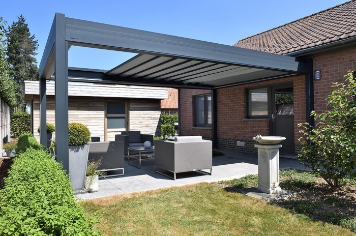 Pergola en aluminium avec couverture coulissante