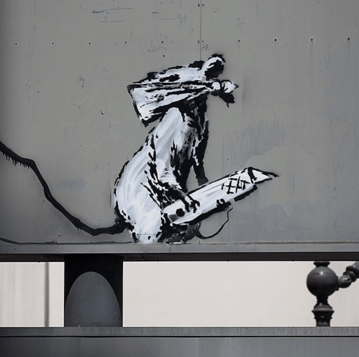 Iheart graffiti stencils sociales banksy redes critica sociale denuncia designboom urbano riflettere streetart addiction nobody xcitefun trinn engelsk eksamen sociais