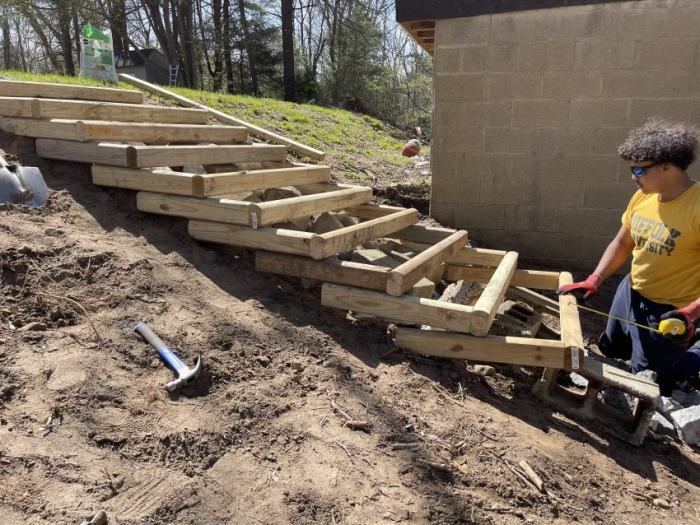 Comment faire un escalier dans un talus