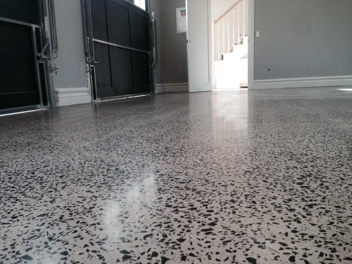 Epoxy floors coating applying homeluf dengarden