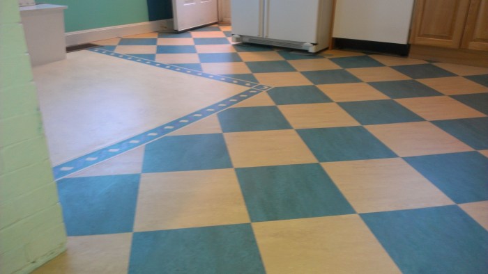 Checkered checkerboard floors apartmenttherapy