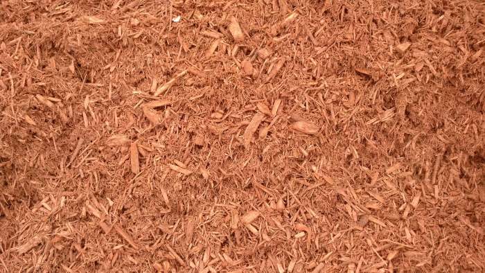 Hardwood mulch premium