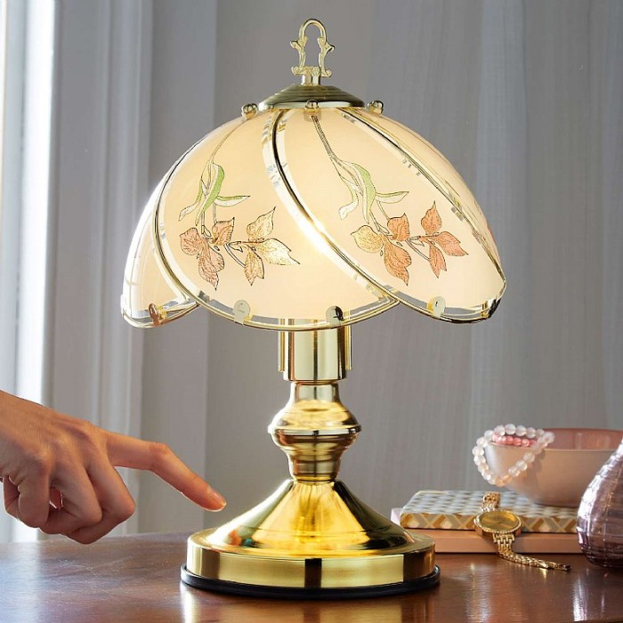 Lampe de chevet tactile but