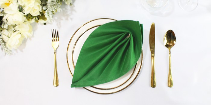 Napkin fold leaf into