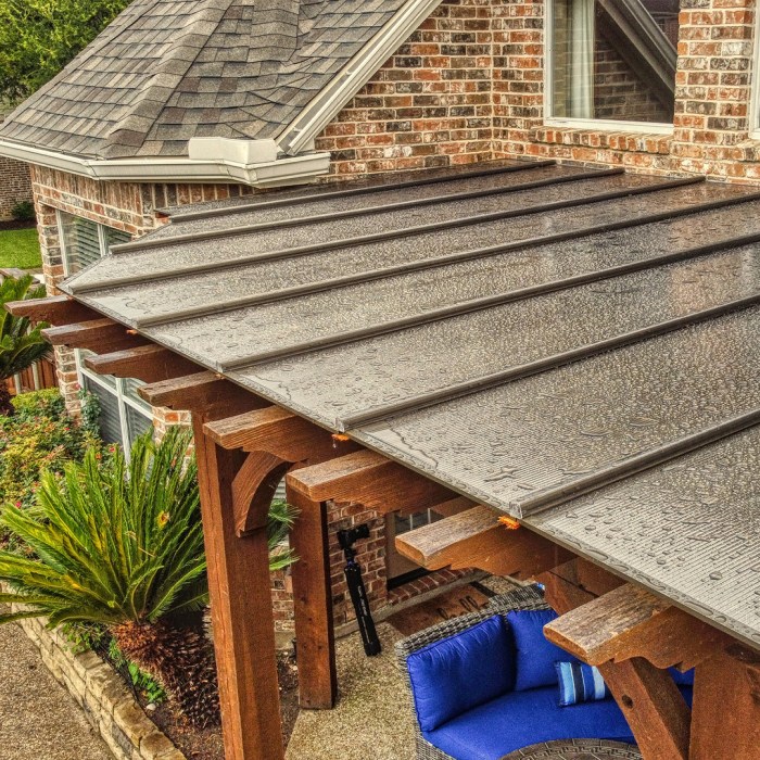 Couvrir une pergola avec canisse