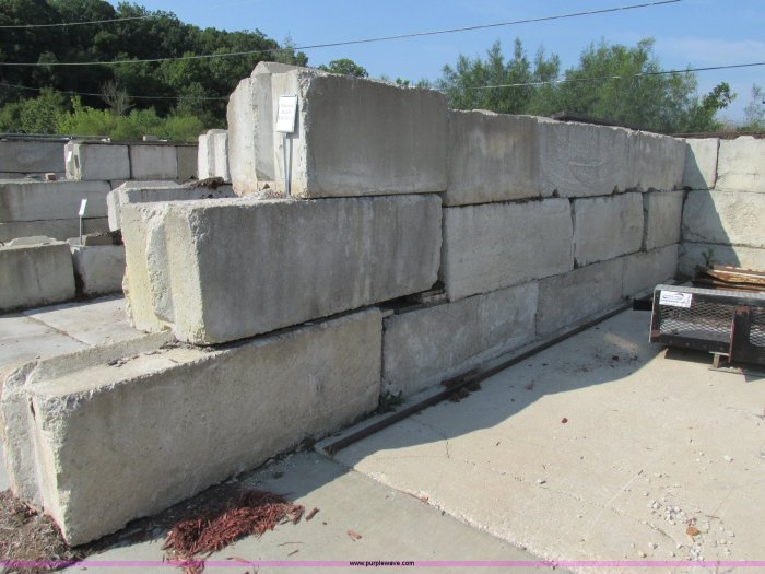 Concrete blocks wall approximately sold mo auction purplewave