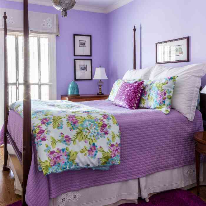 Chambre blanc et violet