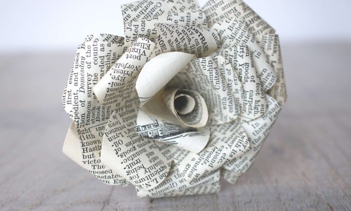 Rose en papier pliage