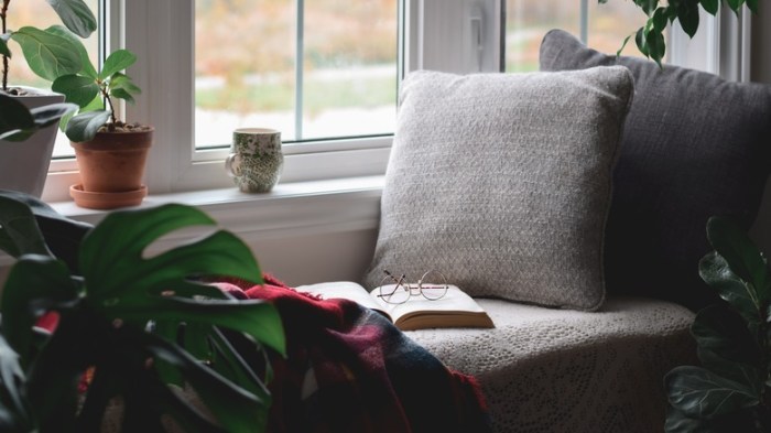 Creer un coin lecture cosy dans son salon