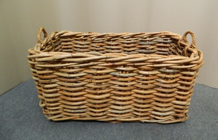 Wicker large basket very antiques tweet