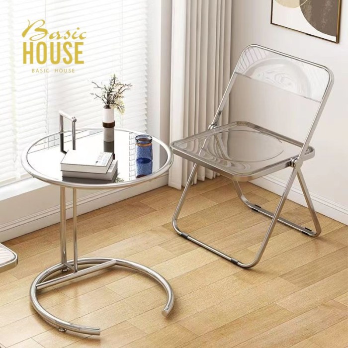 Chaise pliante plexiglas transparente