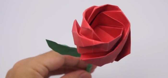 Rose en papier pliage