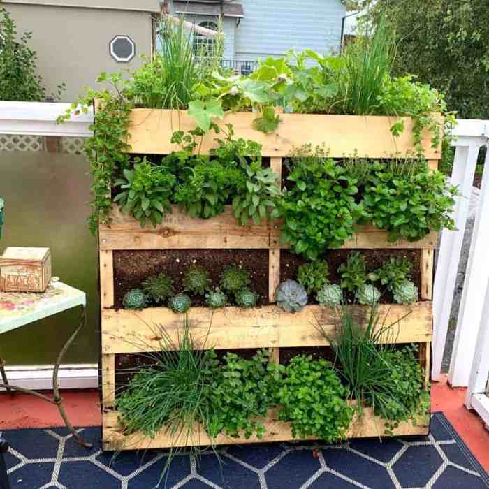 Pallet ideas garden pallets wood outdoors decor