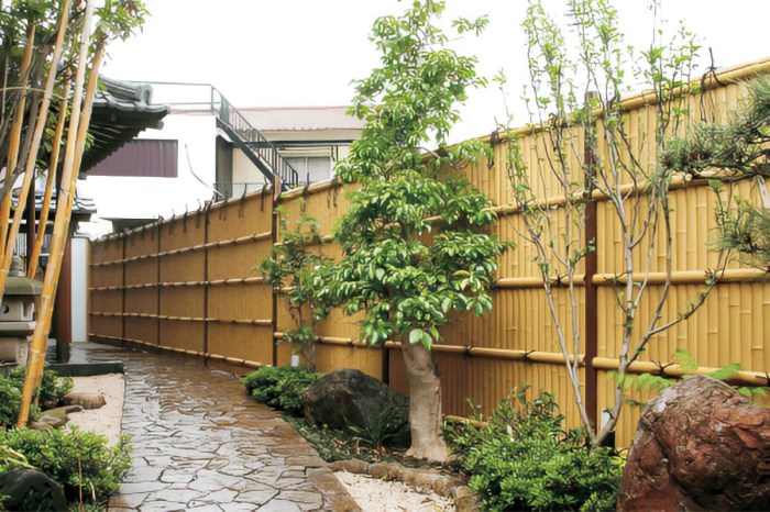 Eucalyptus thatch fences