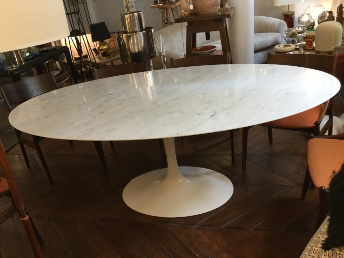 Table knoll ovale marbre