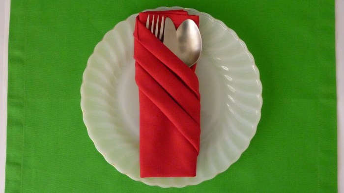 Napkin folding christmas table ideas girl