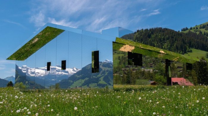 Mirrors house