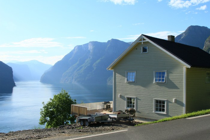 Vardehaugen retreat fjord norwegian iakov dezeen finalists visit fosen perched fubiz modlar divisare besøk gardenista ignant