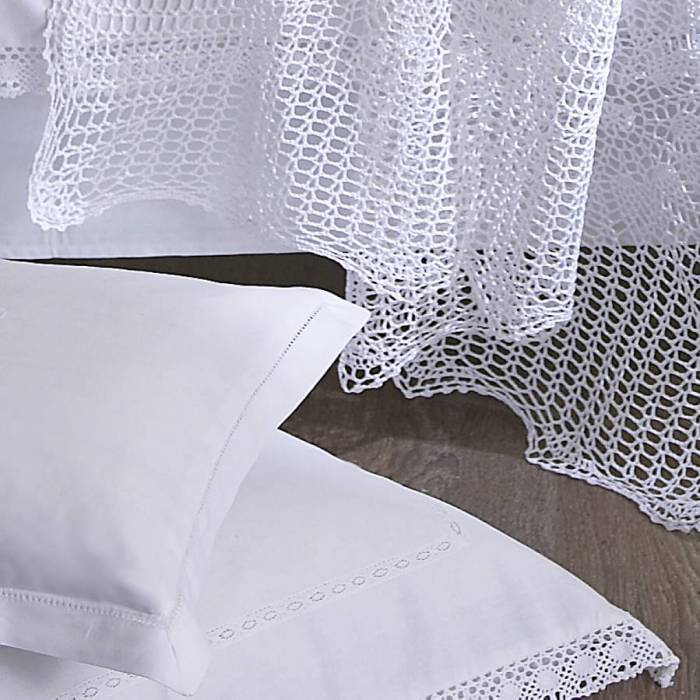 Lace duvet battenburg liner