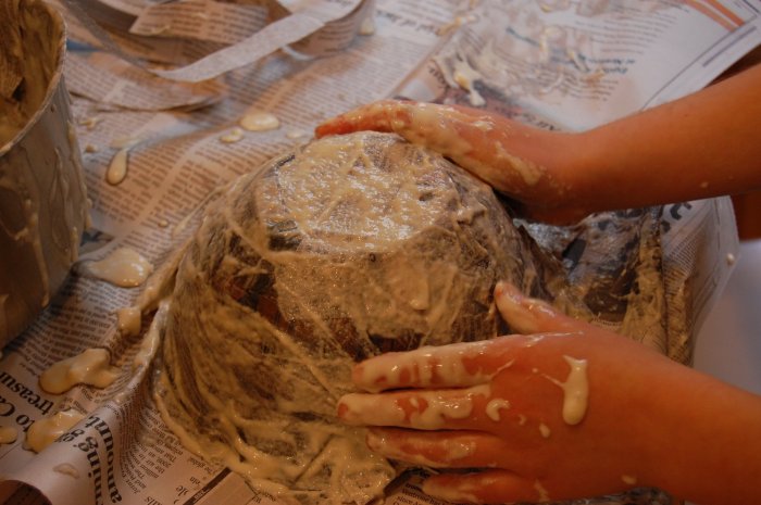 Papier mache balloon mâché giant paper make air hot flower layers pot paint roughly covered took outside two