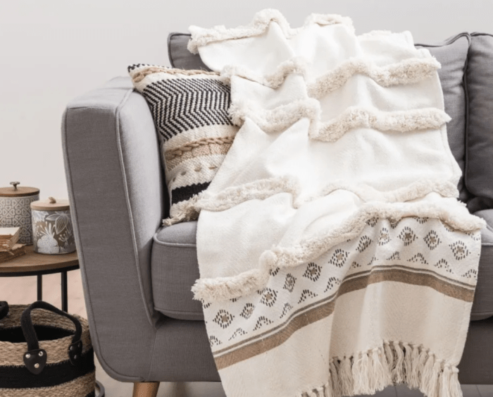 Plaid blanc Maison du Monde : Un essentiel de style