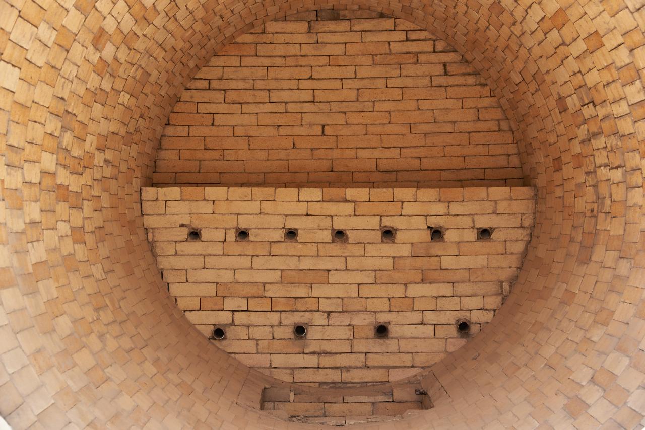 Brick refractory