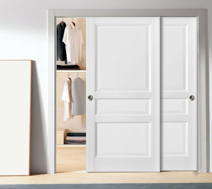 Doors sliding closets flush louver shaker makeover bypass wardrobe laundry hallway bi basement colgantes tabiques folding ikea replacing puertas efistu