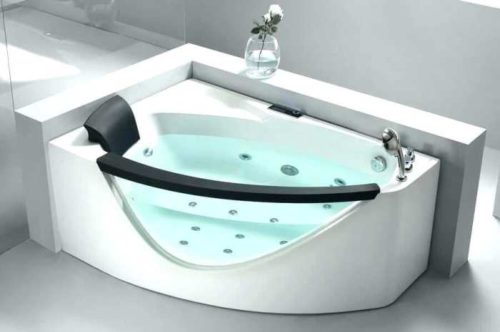 Bathtub besar hal tubuh memanjakan maksimal mandi