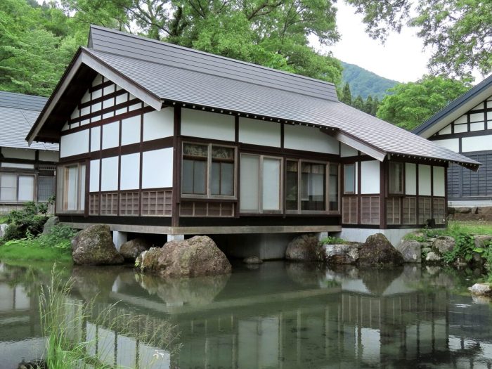 Maison japonaise traditionnelle exterieur