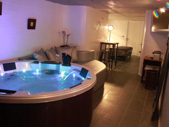 Mont jacuzzi chambre hotes privatif gites domaine chambres