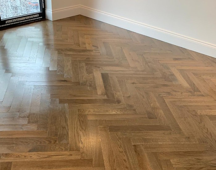 Parquet chevron light